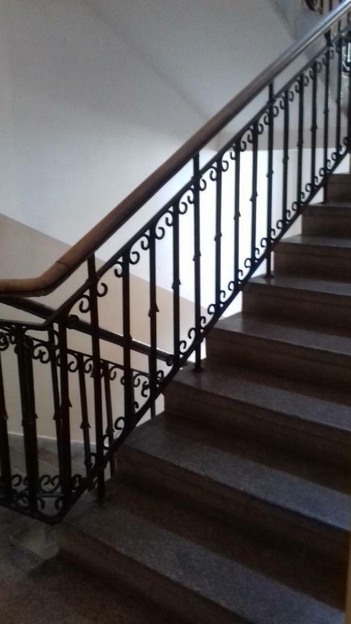 Przytulny Apartament Przy Barbakanie Varsó Kültér fotó